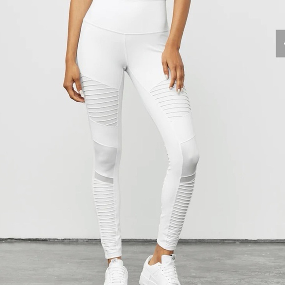 Alo yoga white High-Waist Moto Legging size XS barely worn Perfect
